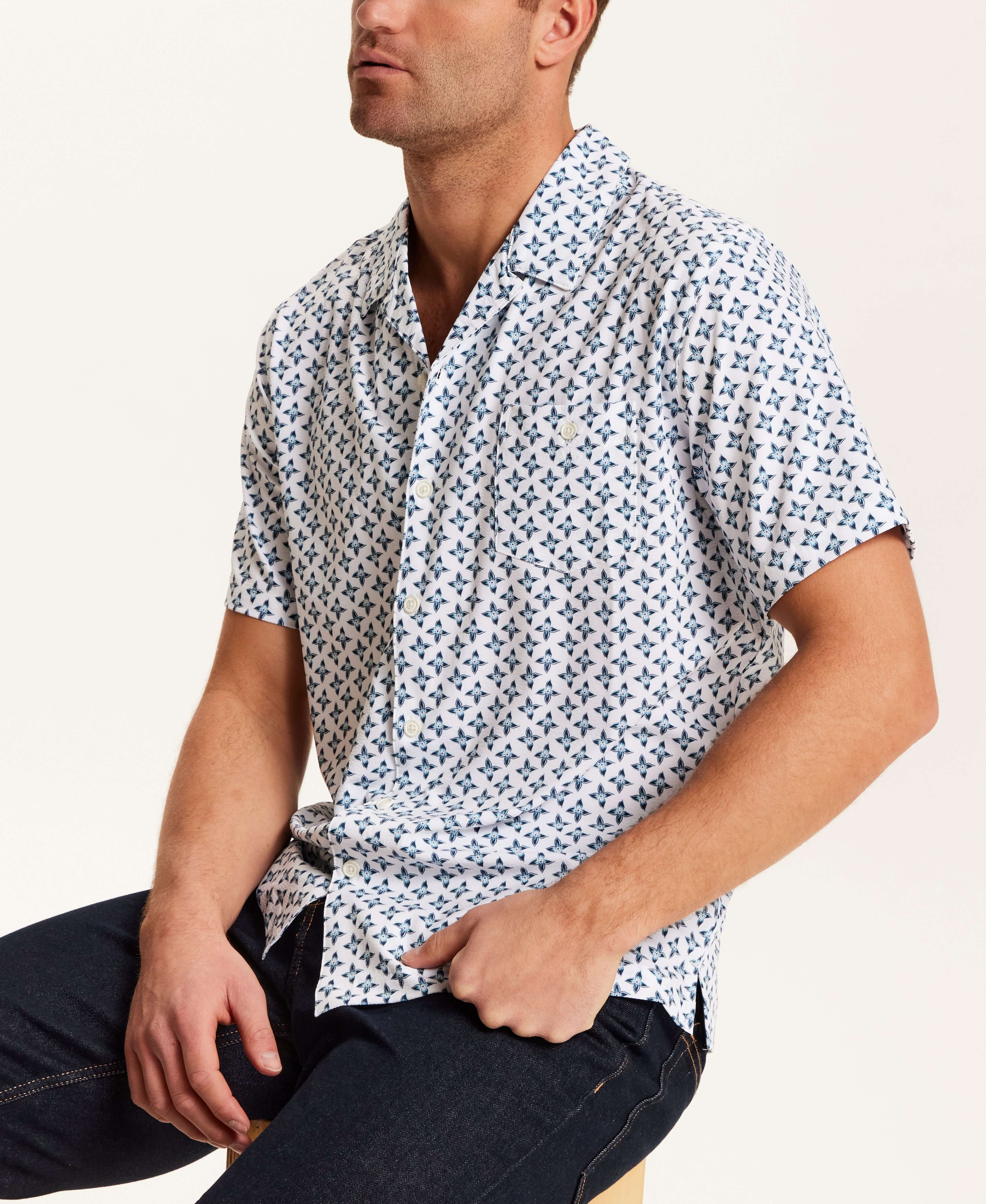 Vintage & Black Men's Short-Sleeve Print Shirt - White