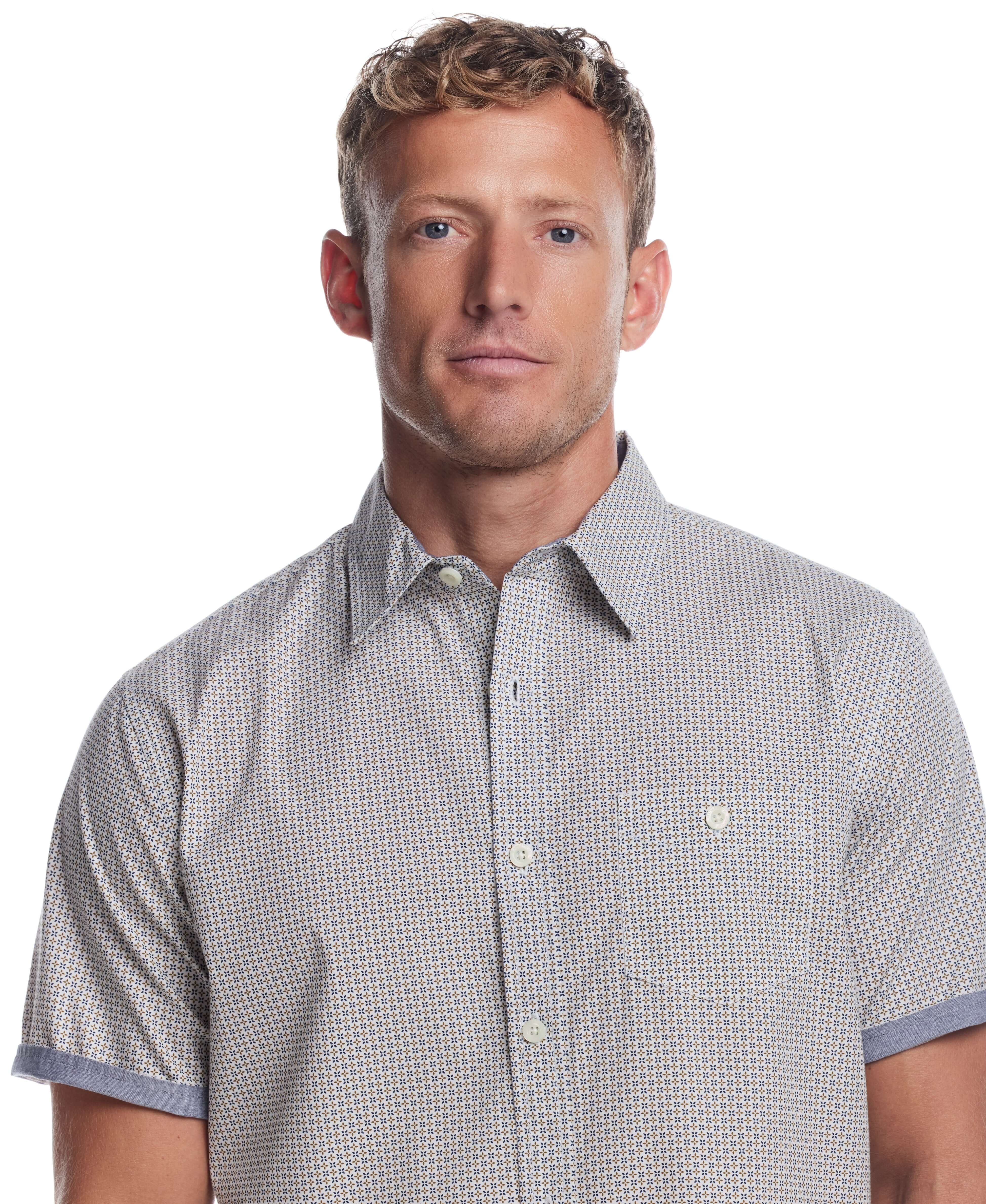 Short sleeve cotton poplin shirt in pecan pie on a male model, showcasing a classic fit and button-down chest pocket.
