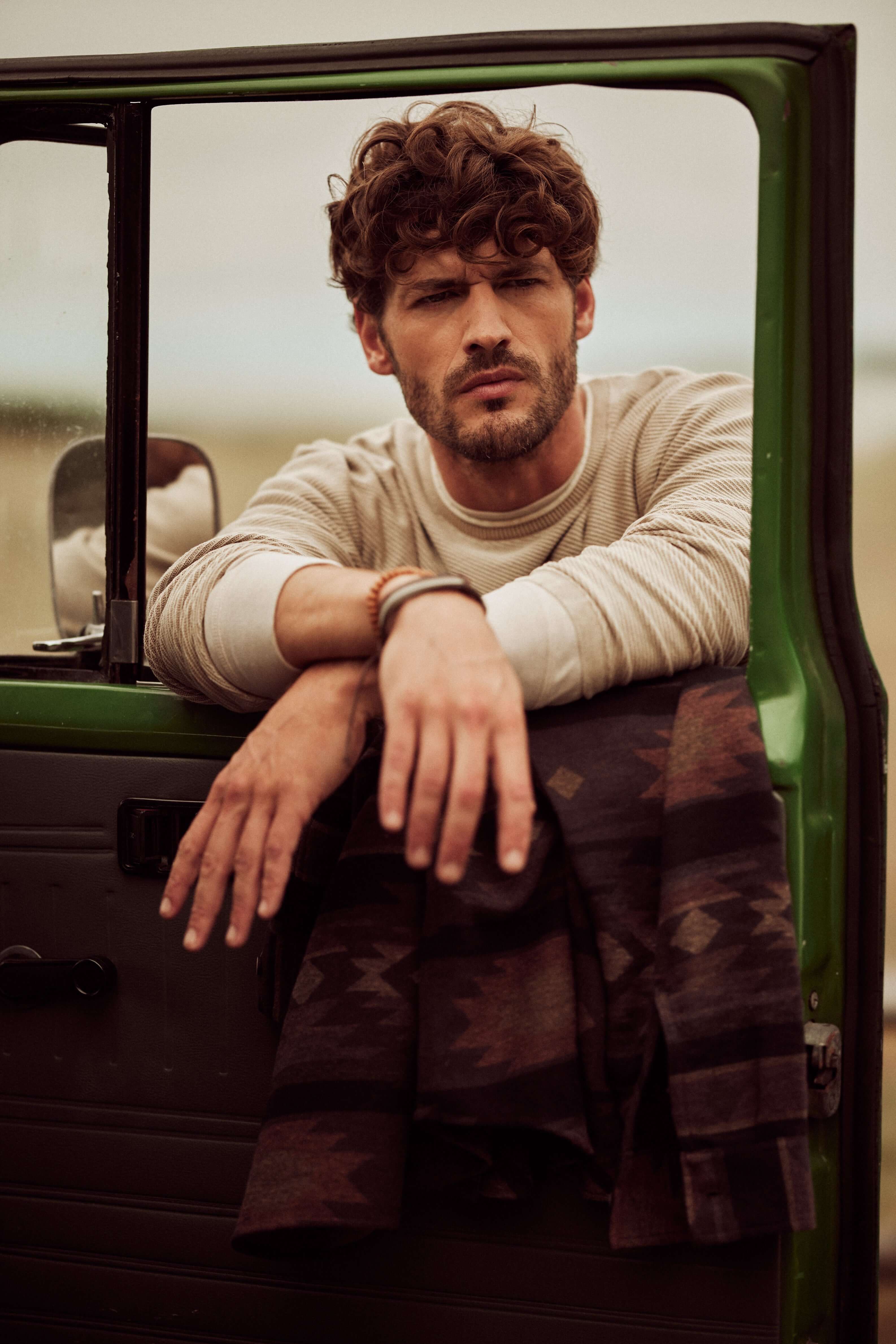 Long Sleeve Raglan Crew Neck in Navy | Weatherproof® Vintage