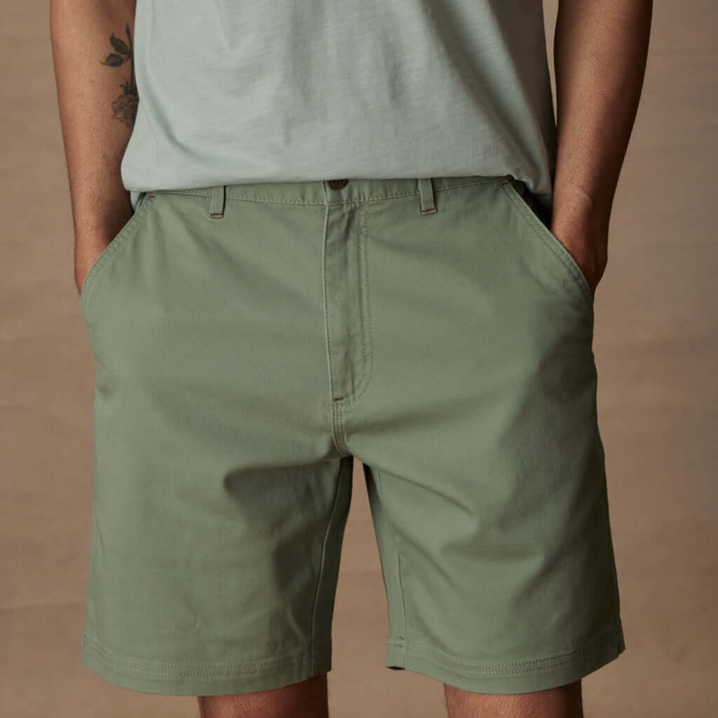8" sea spray cotton twill stretch shorts with side pockets, ideal for casual wear and comfort.