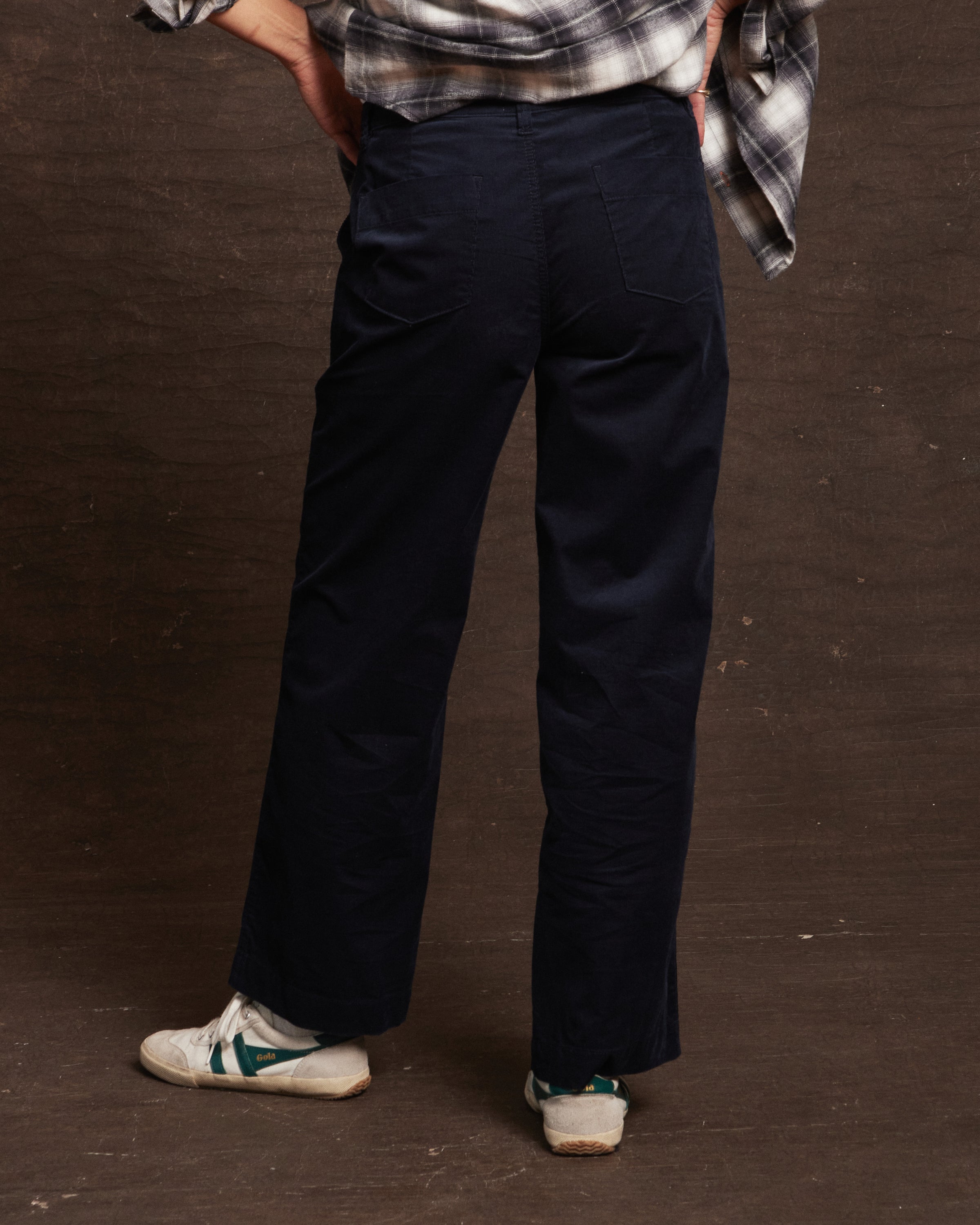 Women's Wide Leg Corduroy Pant in Navy