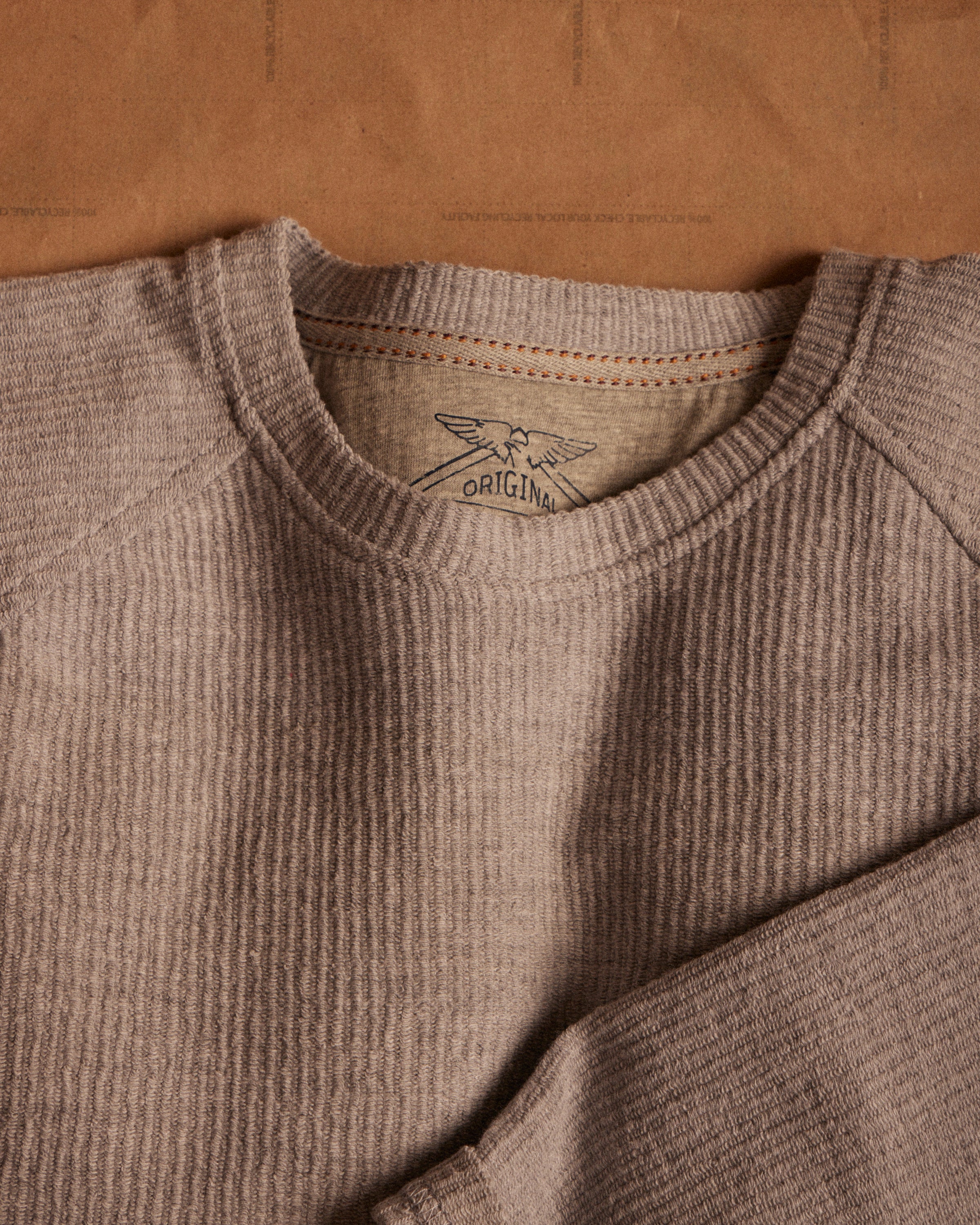 Long Sleeve Raglan Crew Neck in Heather Grey