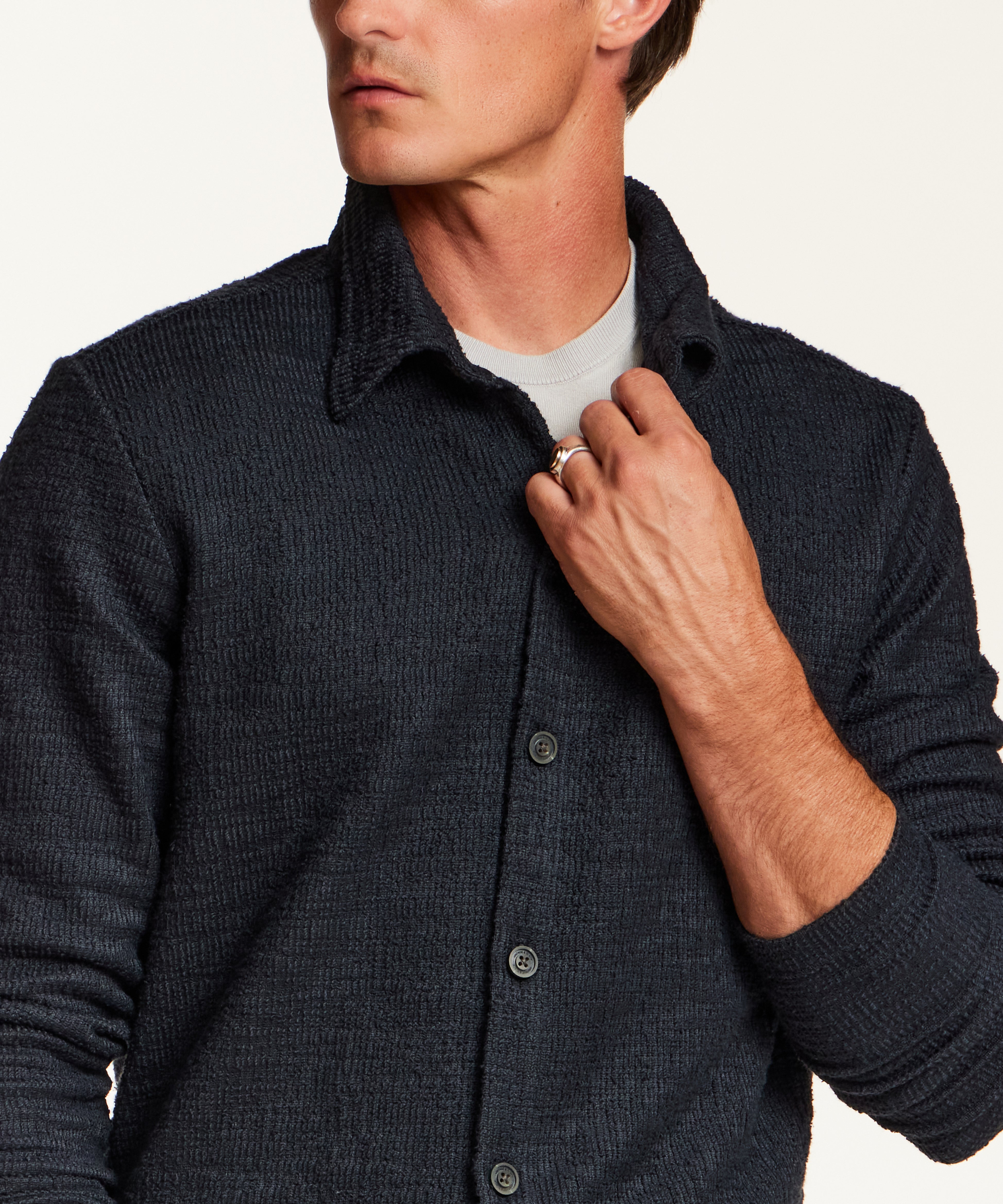 F2622441VB_NAVY_DETAIL.jpg