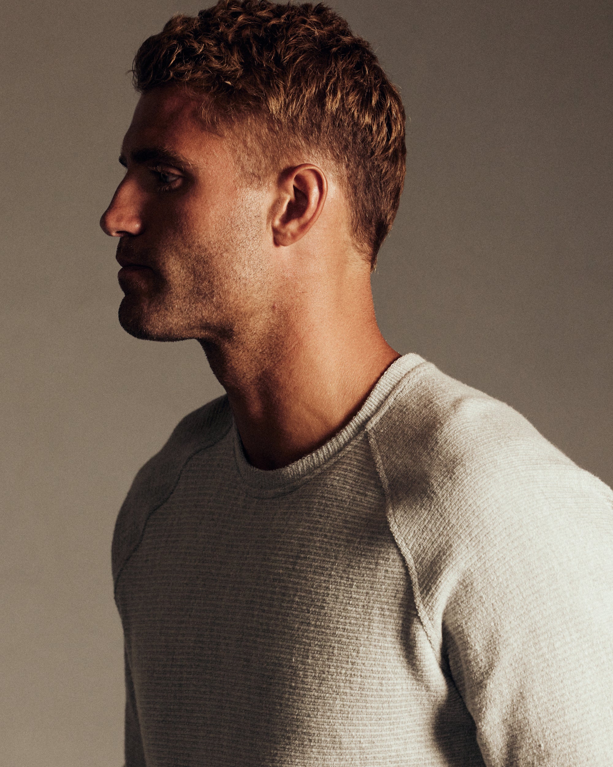 Textured Raglan Crewneck in Heather Grey