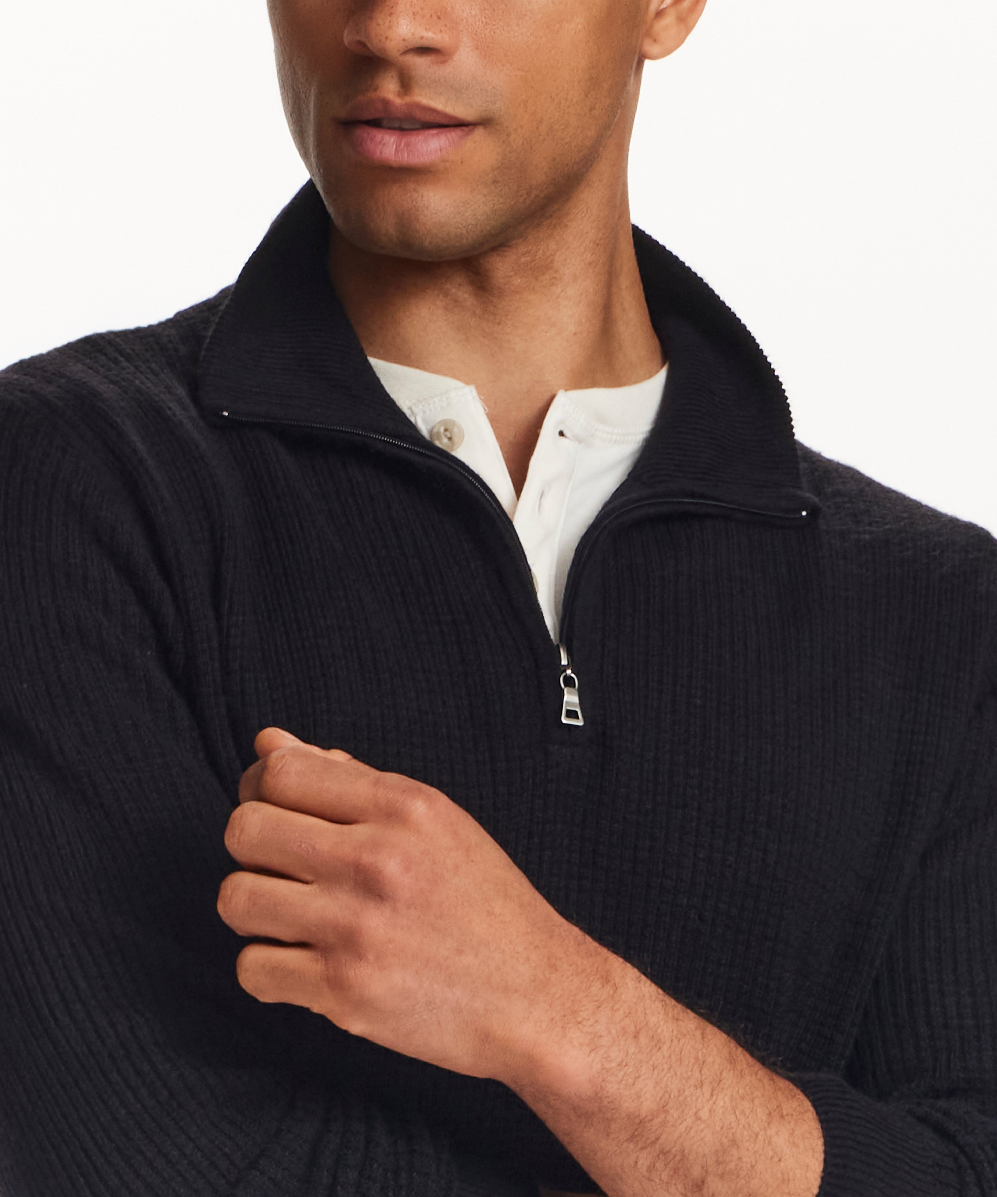 F2640940WV_BLACK_DETAIL.jpg