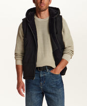 SHERPA LINED HOODED PUFFER VEST in BLACK (F2670383WV)