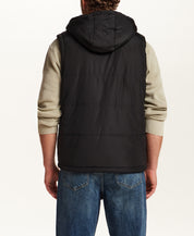 SHERPA LINED HOODED PUFFER VEST in BLACK (F2670383WV)