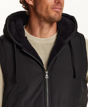 SHERPA LINED HOODED PUFFER VEST in BLACK (F2670383WV)