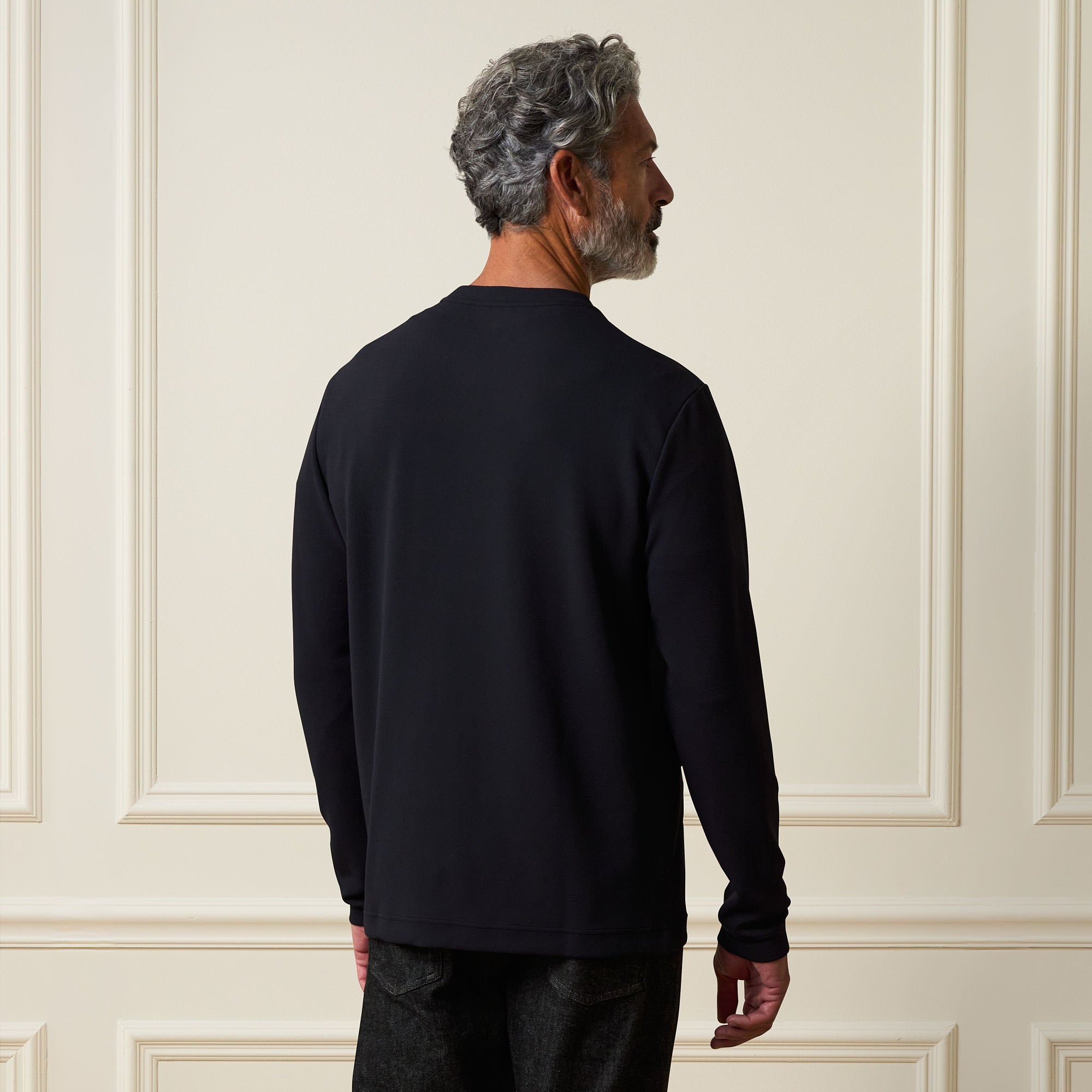 Crinkle Scuba Crew Neck in Black