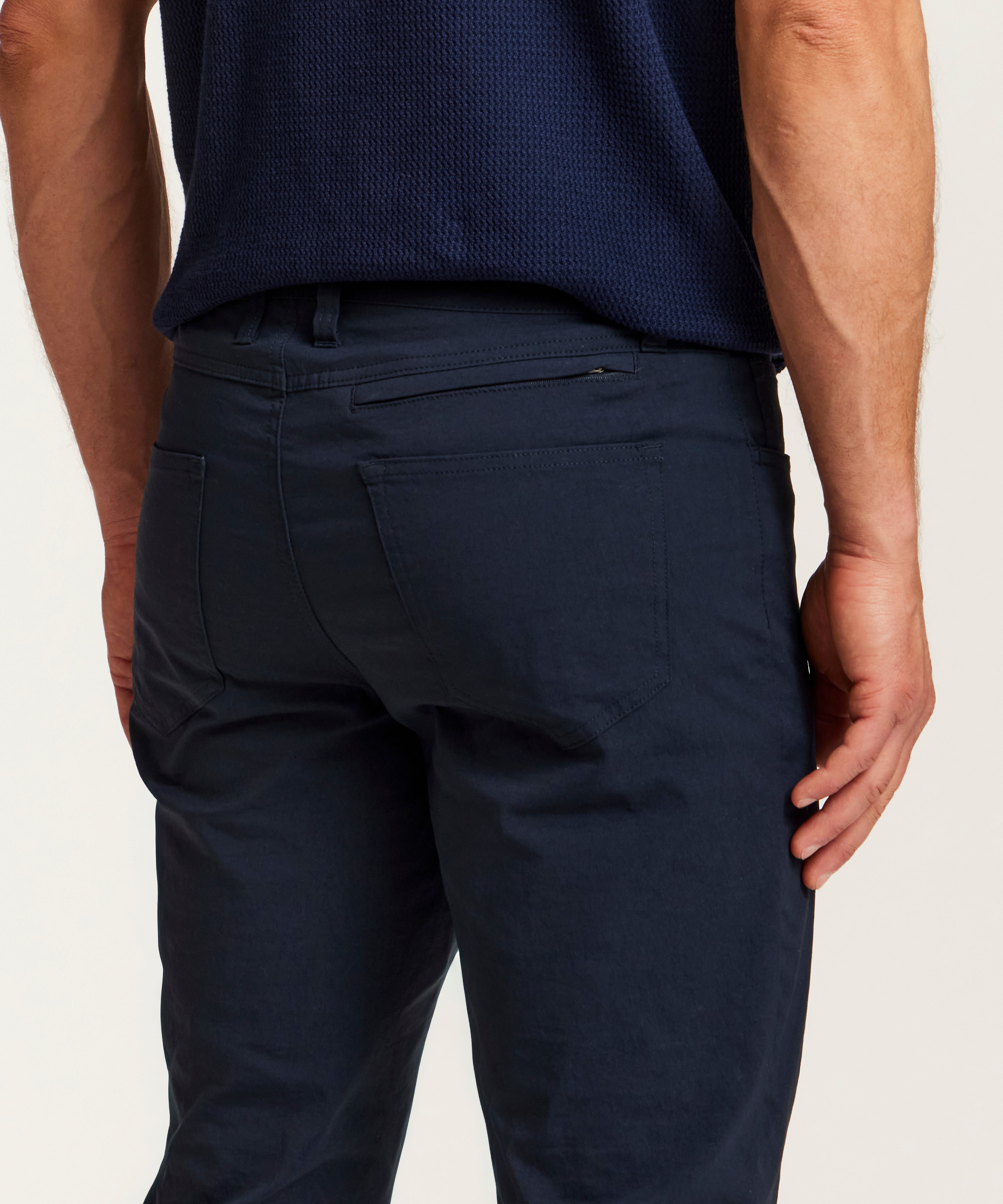 W00WB81AWV_NAVY_DETAIL.jpg
