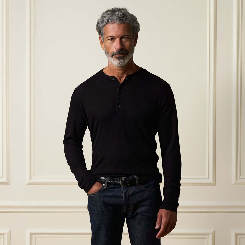 Long Sleeve Crinkle Henley in Black | Weatherproof® Vintage