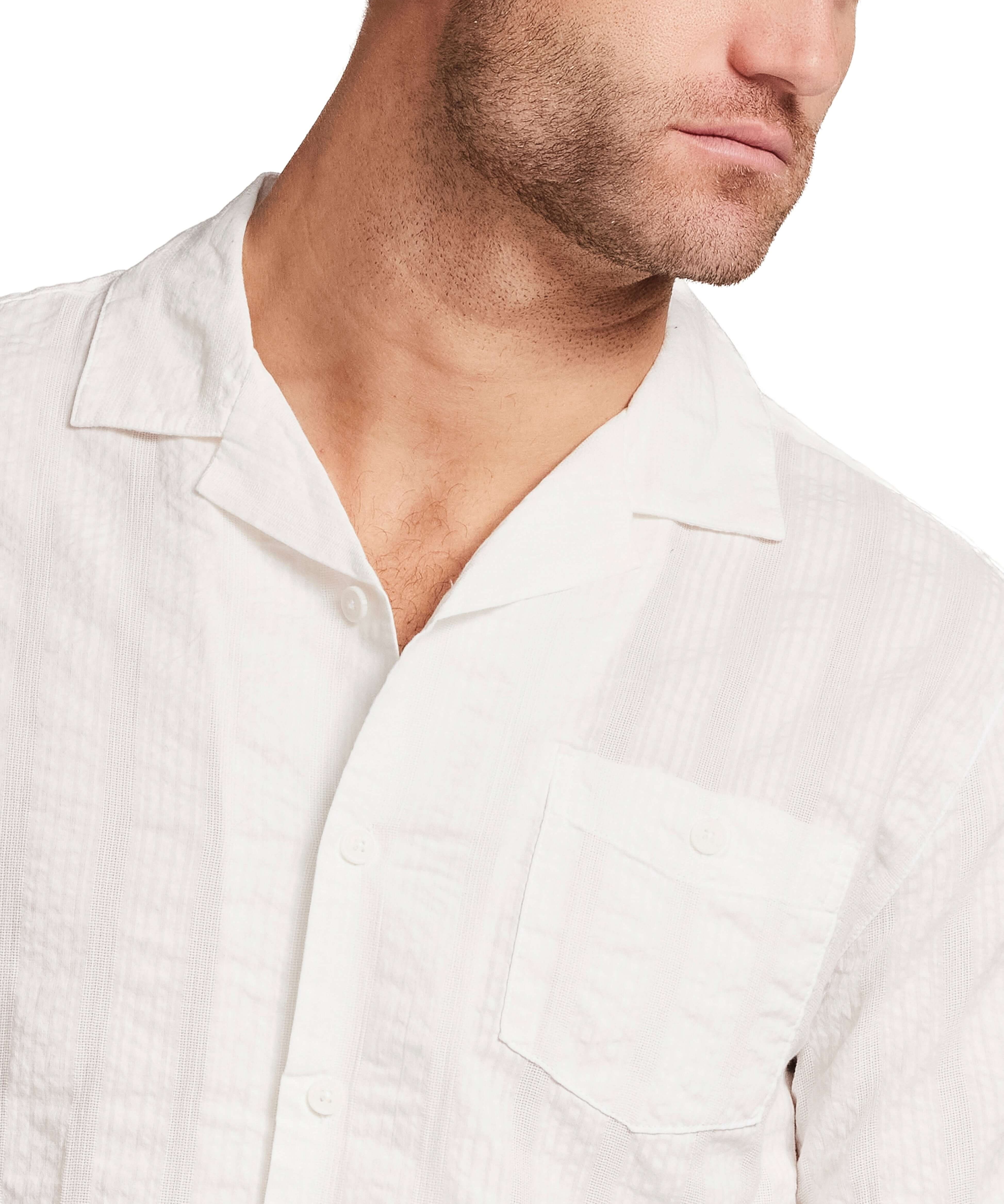 mens-cotton-dobby-seersucker-shirt-white-detail-on-model.jpg