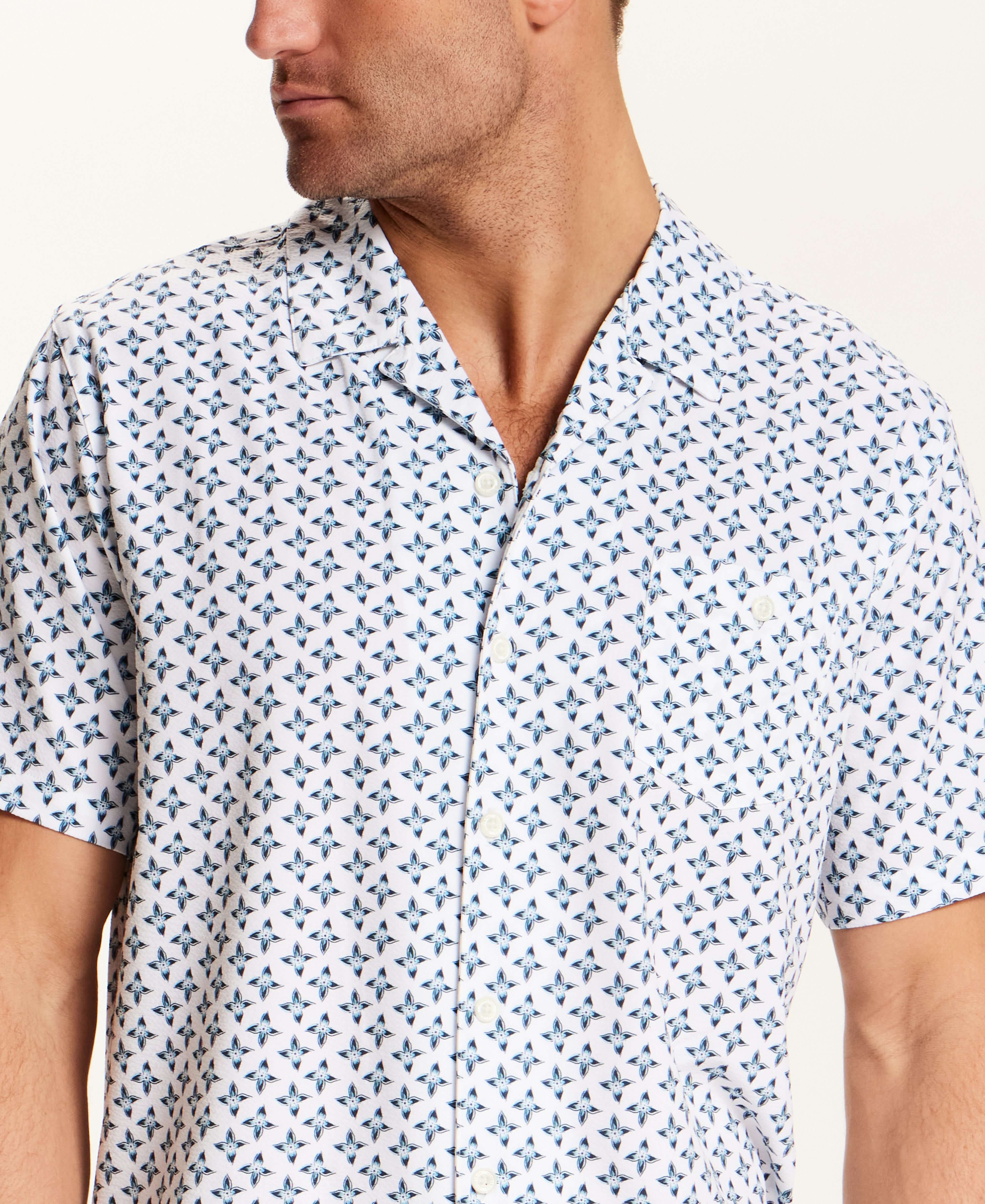 Floral Seersucker Shirt in White | Weatherproof® Vintage