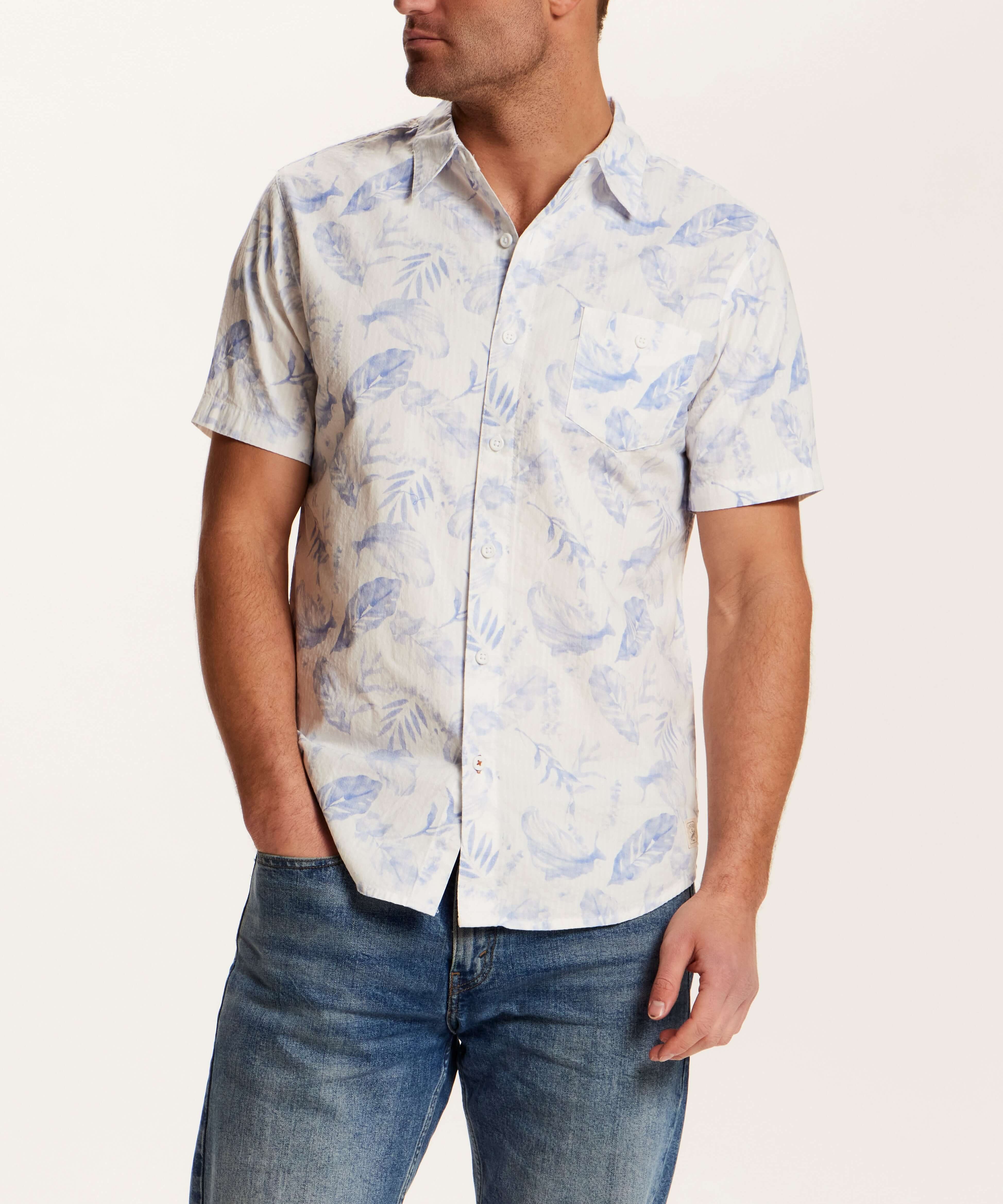 mens-short-sleeve-seersucker-stripe-shirt-english-manor.jpg
