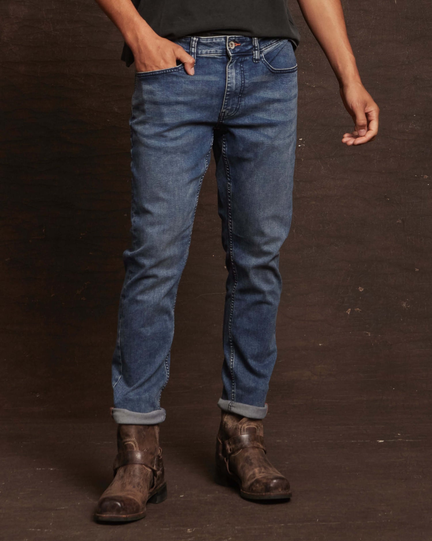 Slim fit denim jeans in Niagara, featuring All-Way stretch, premium cotton, and a comfortable lower waist design.