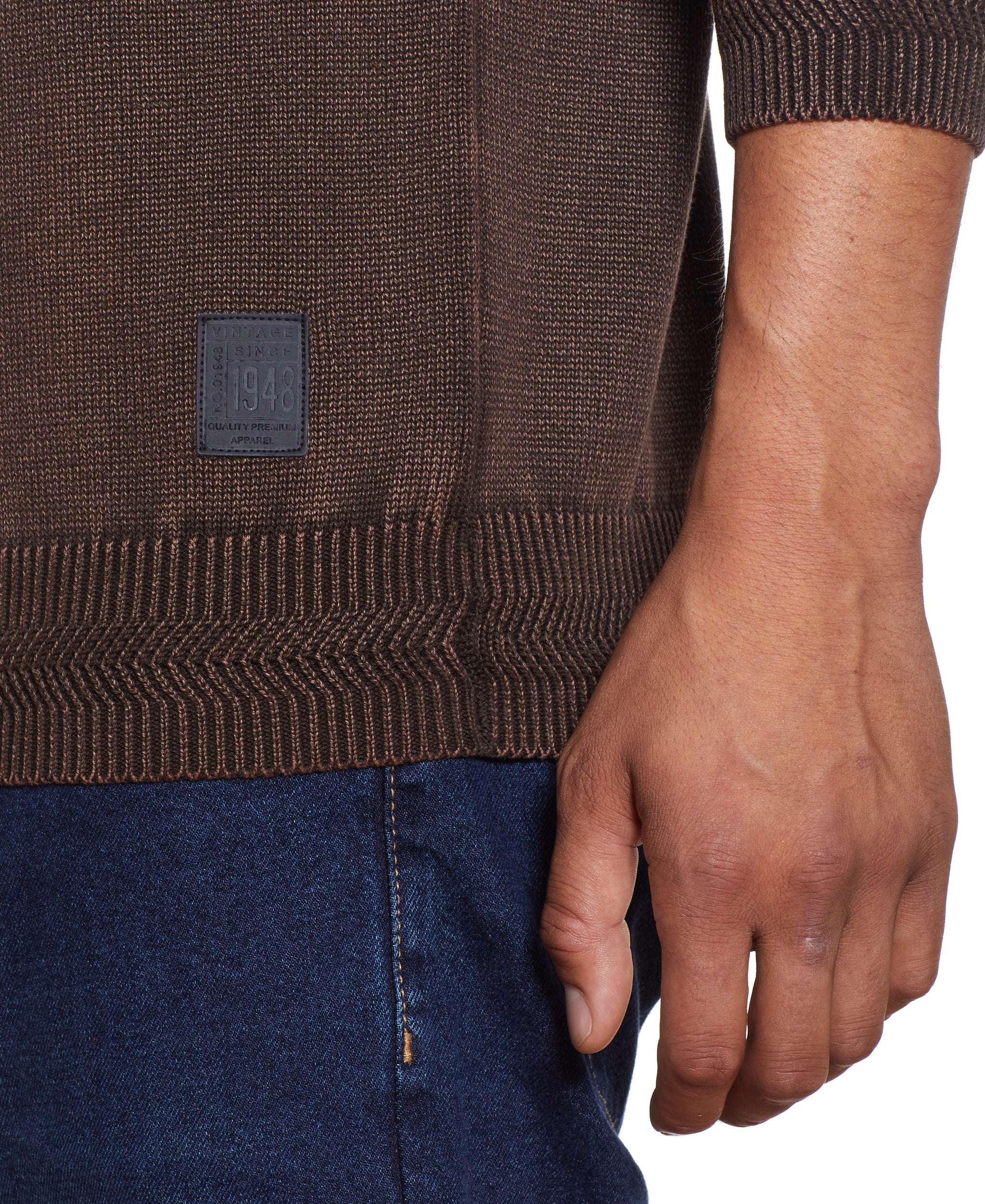 STONEWASH SHAKER SITICH CREW SWEATER IN DARK MOLE